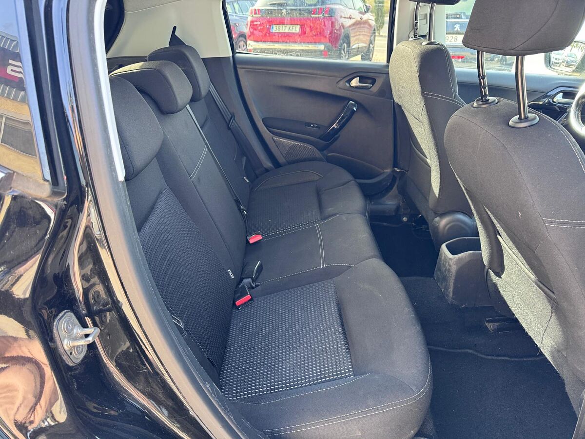 PEUGEOT 208 TECH 1.2 E-THP LPG AUTO SPANISH LHD IN SPAIN 70000 MILES SUPER 2019